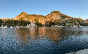 Mt Tuscarora (left) and Mt Millicent behind Lake Mary