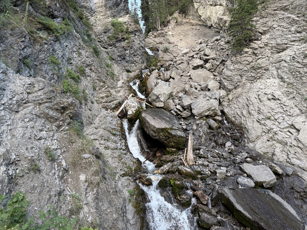 Donut Falls boulders