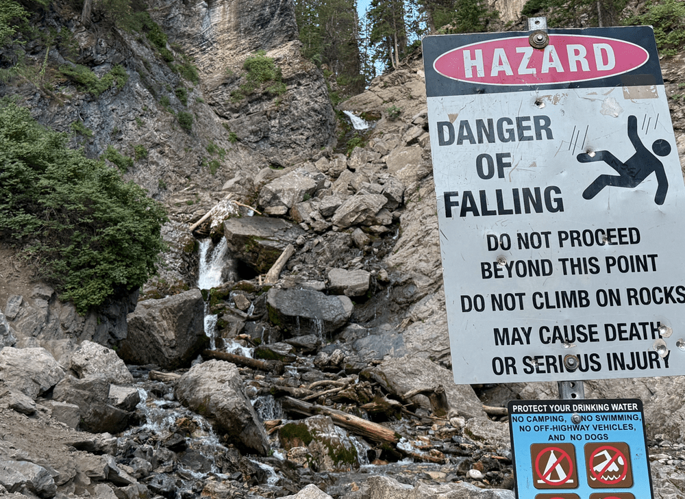 Donut Falls danger sign - take it seriously!