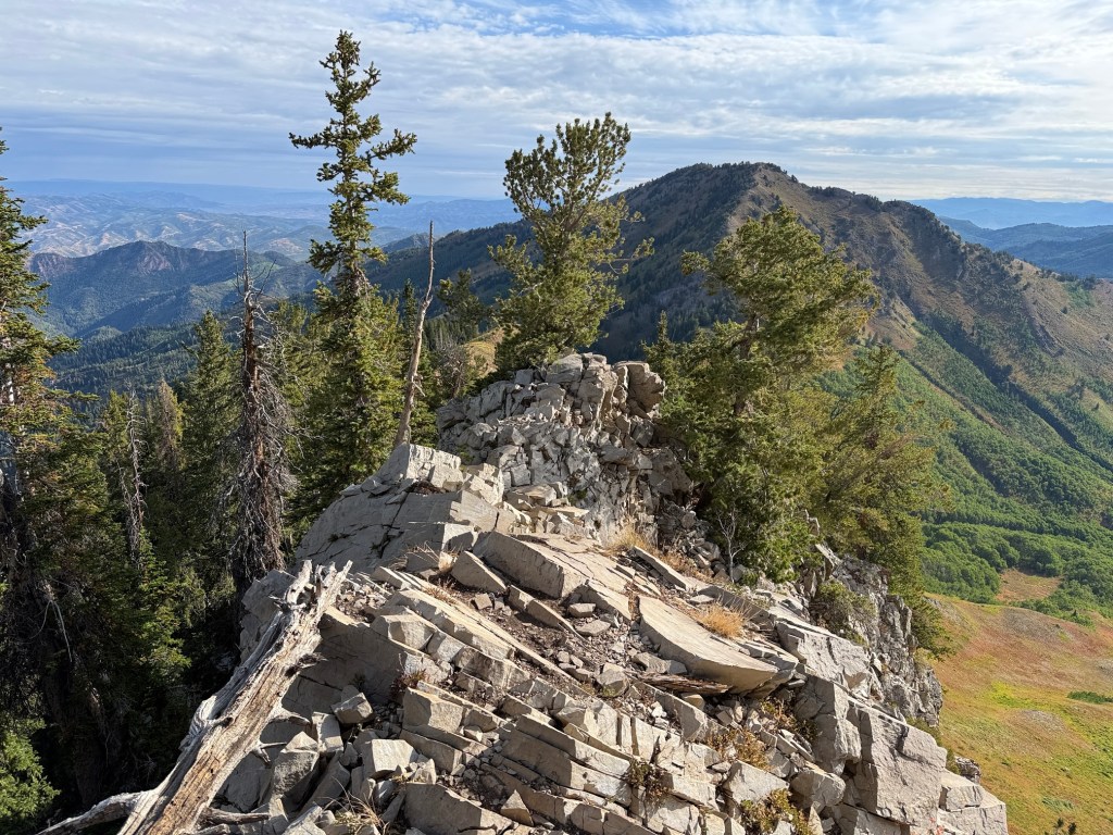 Narrow ridge going up Mt. Raymond
