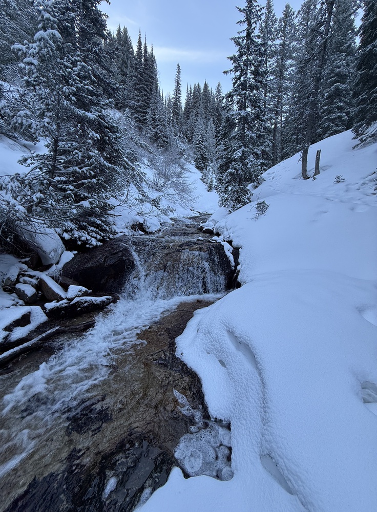 Small waterfall on the way to Gloria Falls in Little Cottonwood Canyon, Utah